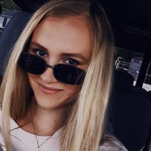 Meet your Posher, Lydia